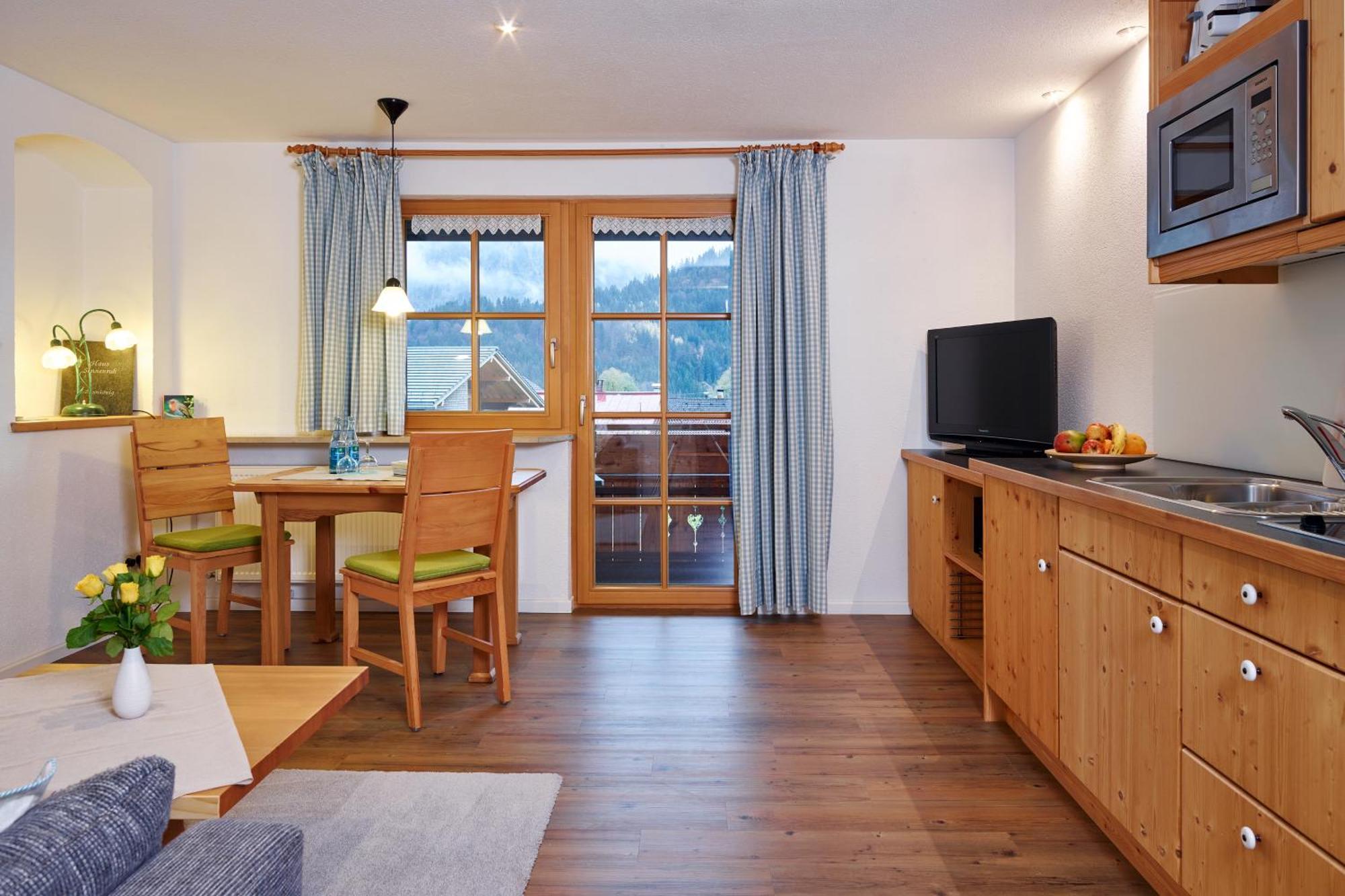 Haus Sonnenruh Apartment Бад Хинделанг Екстериор снимка